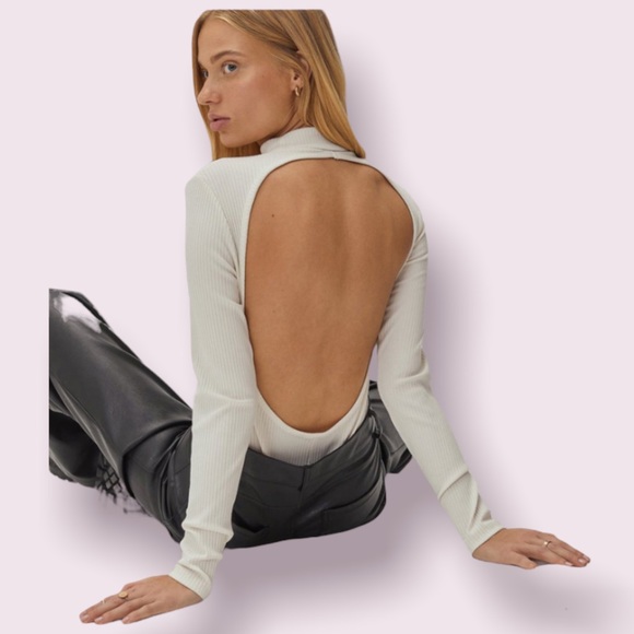 Nasty Gal Ribbed Open Back Sage Green Bodysuit in a Size 6 - Picture 2 of 7